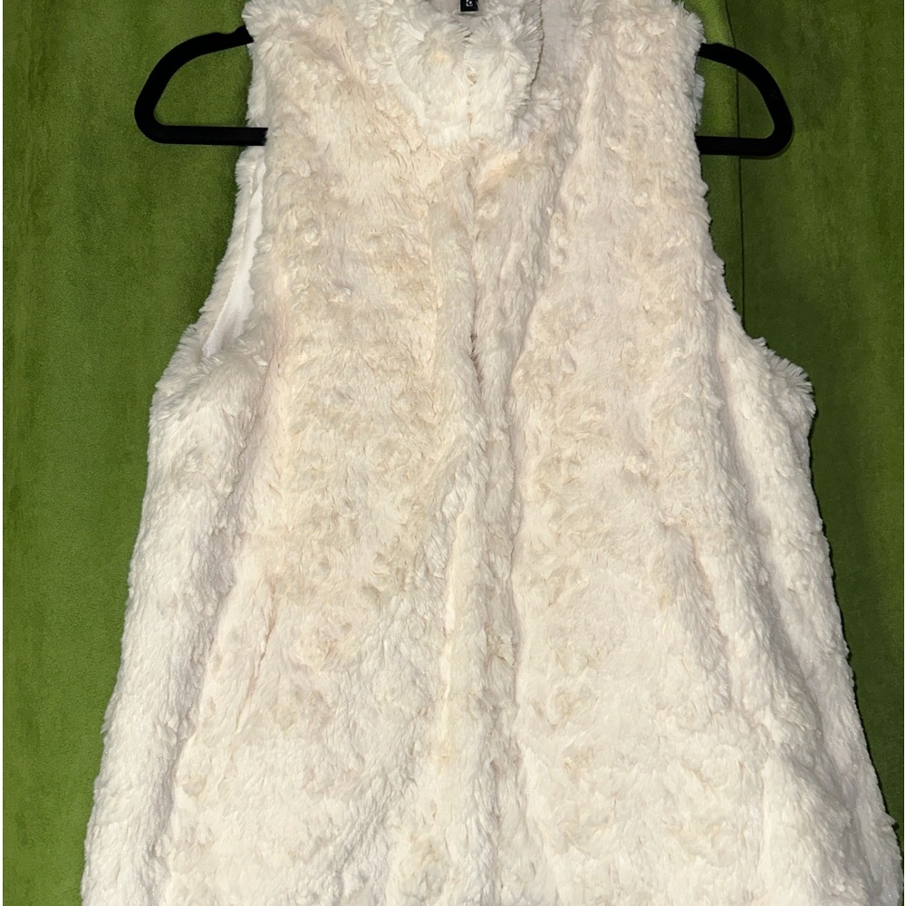 APT .9 White Faux Fur Vest